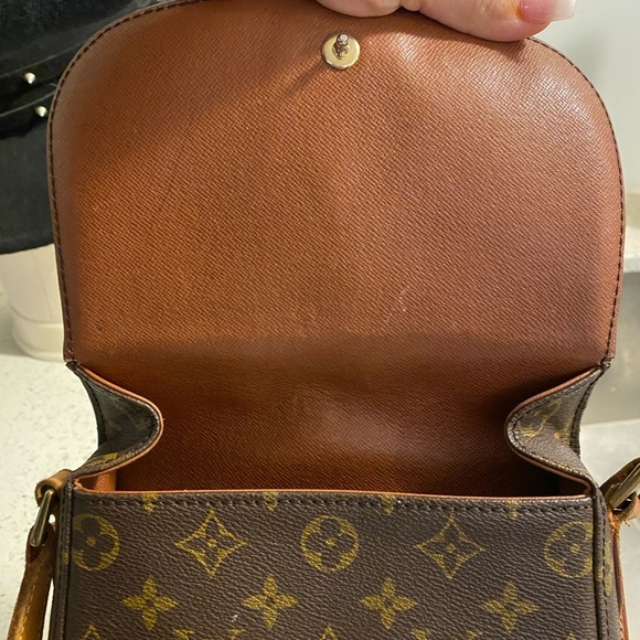Louis Vuitton Purse - Picture 9 of 9